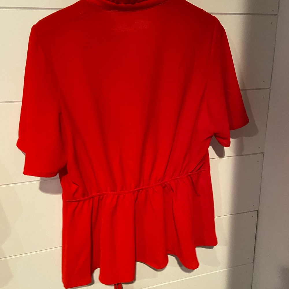 Red top - Picture 2 of 2